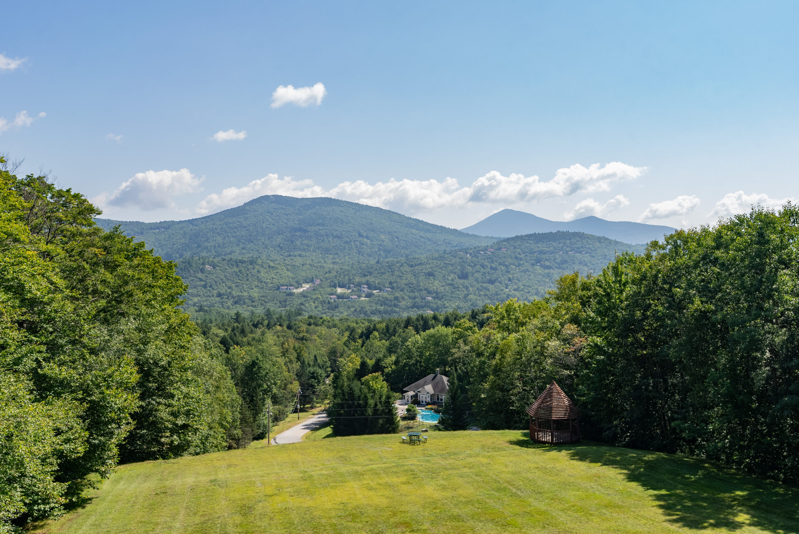 Nordic Village Resort Hallsburg Room Mountain View